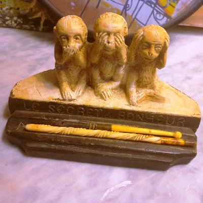 secret du bonheur,, brocante, meubles occasion, objets et meubles vintage, &eacute;co design meubles, meubles peints  100% recycl&eacute;s , upcycling meubles et objets ,meubles relook&eacute;s, upcycling, tapisserie d'ameublement, d&eacute;cors peints, relooking de meubles , mobiliers seconde main ,upcycling  , &eacute;conomie circulaire, tapisserie d&rsquo;ameublement, r&eacute;paration de meubles, r&eacute;no